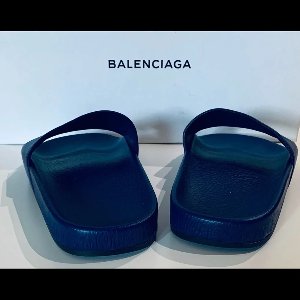 Balenciaga Womens Campaign Logo Size 5B Leather Pool Side Sildes NIB - MSRP $595 - Picture 4 of 12